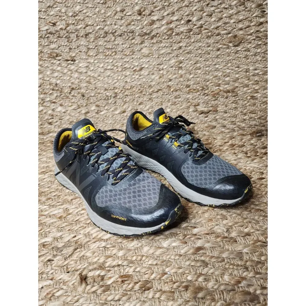 New Balance Mens 10 Athletic Black Running Shoes Fresh Toe Protection Gym